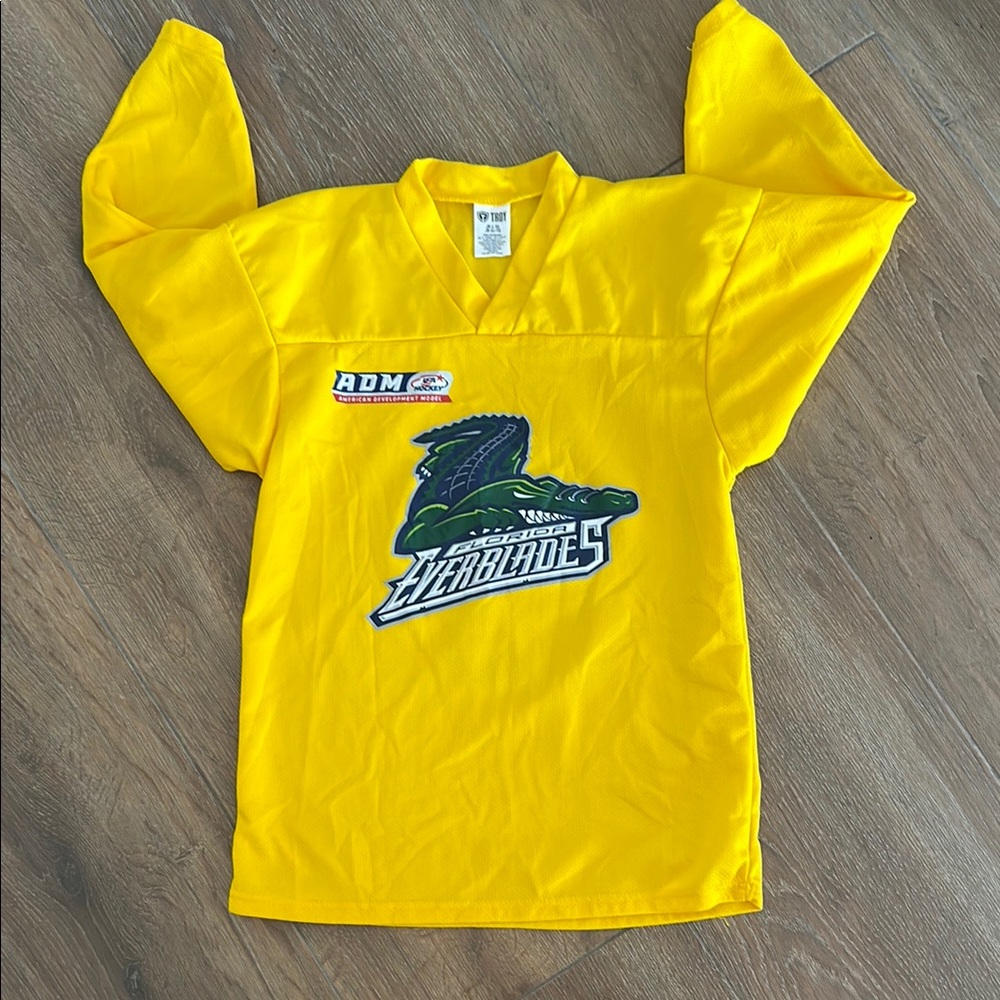 ADM AMERICAN DEVELOPMENT MODEL. Yellow Kids Hockey Jersey. Size JR L.